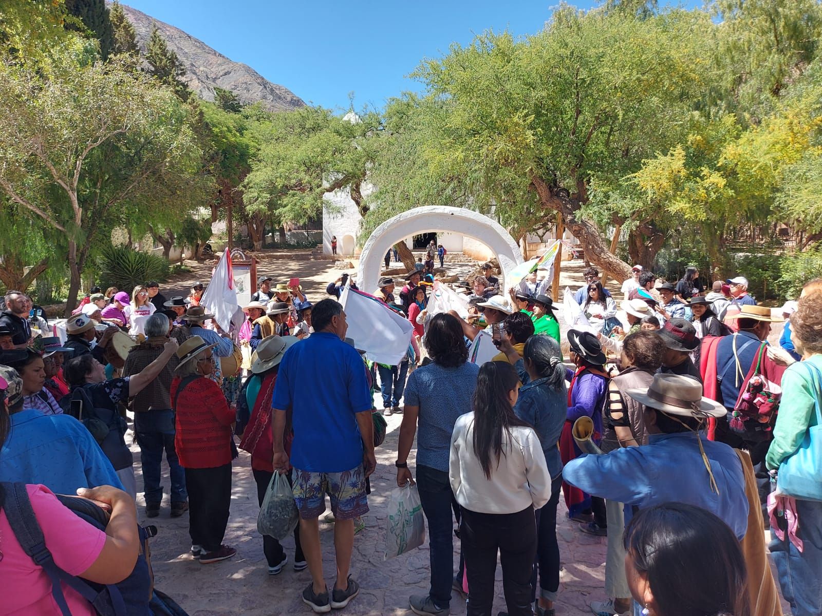 purmamarca ya vive el encuentro de copleros