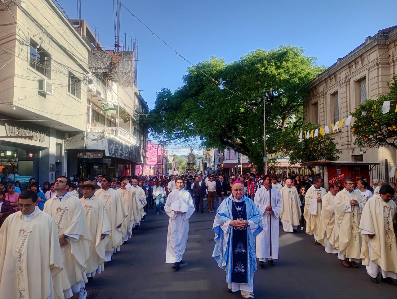 Procesión en honor a la Virgen de Río Blanco.