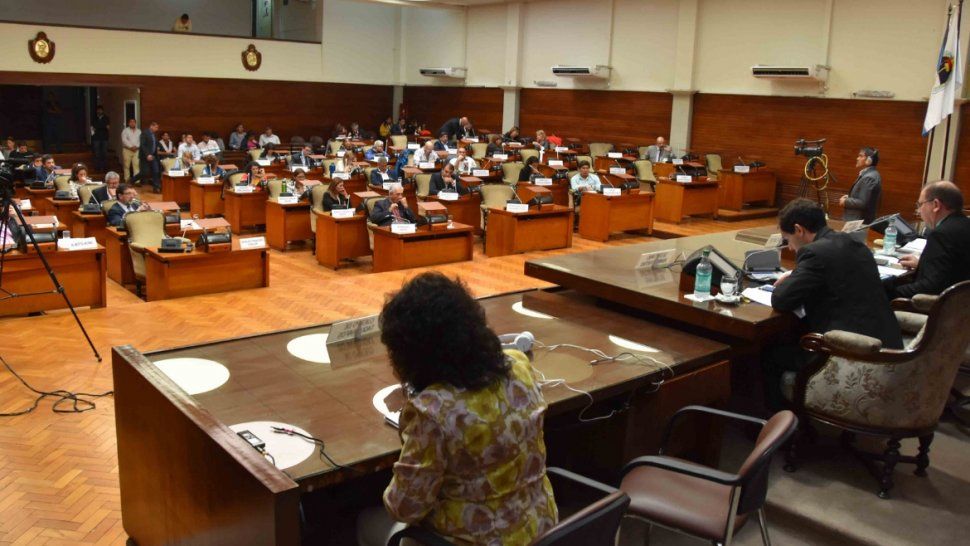 La Legislatura de Jujuy aprobaría la ley para cobrar los servicios de salud a extranjeros