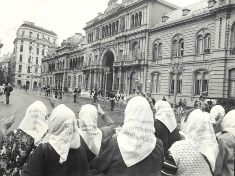 Madres De Plaza De Mayo: A 45 Años De Su Primera Marcha