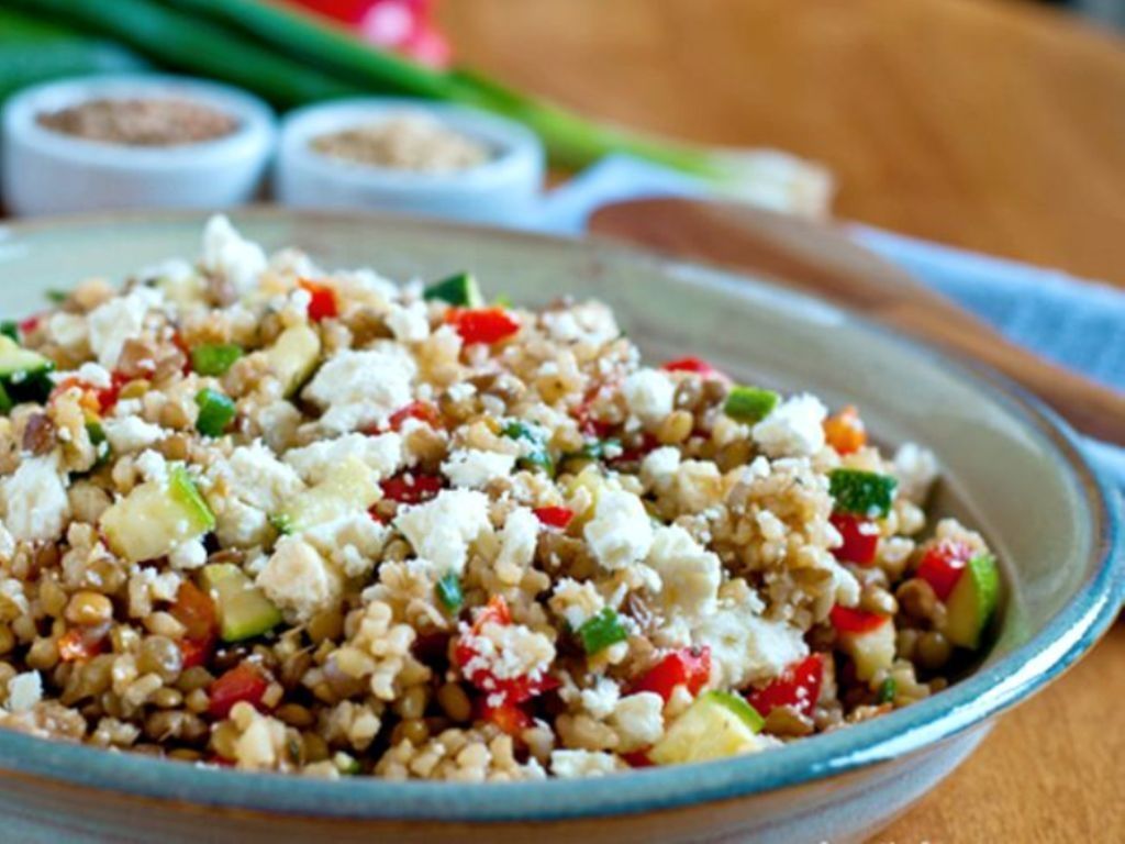 Ensalada de lentejas, arroz y queso