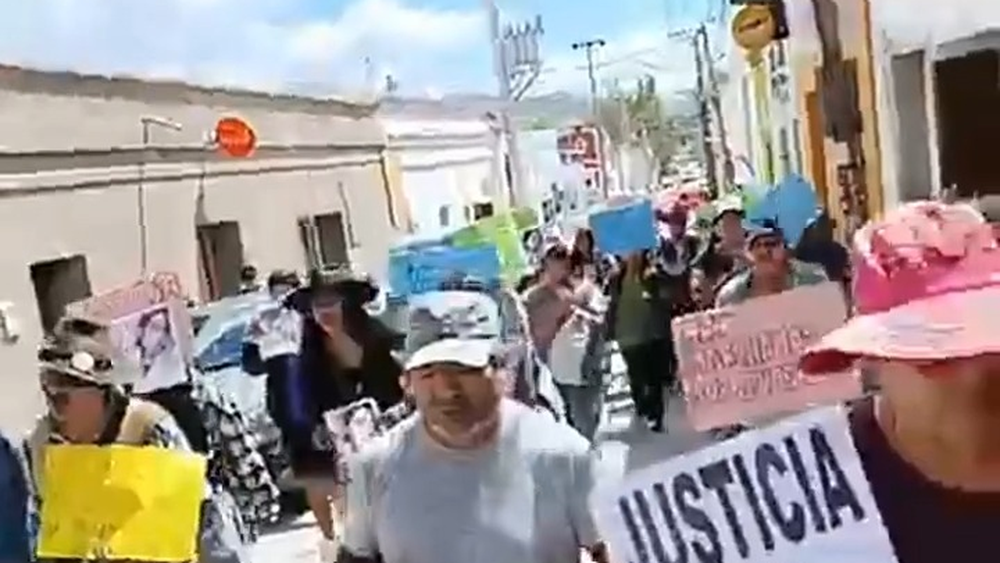 Vecinos de Tilcara marcharon nuevamente para exigir justicia por Jesús Cuellar - imágenes de FM Azul de Tilcara