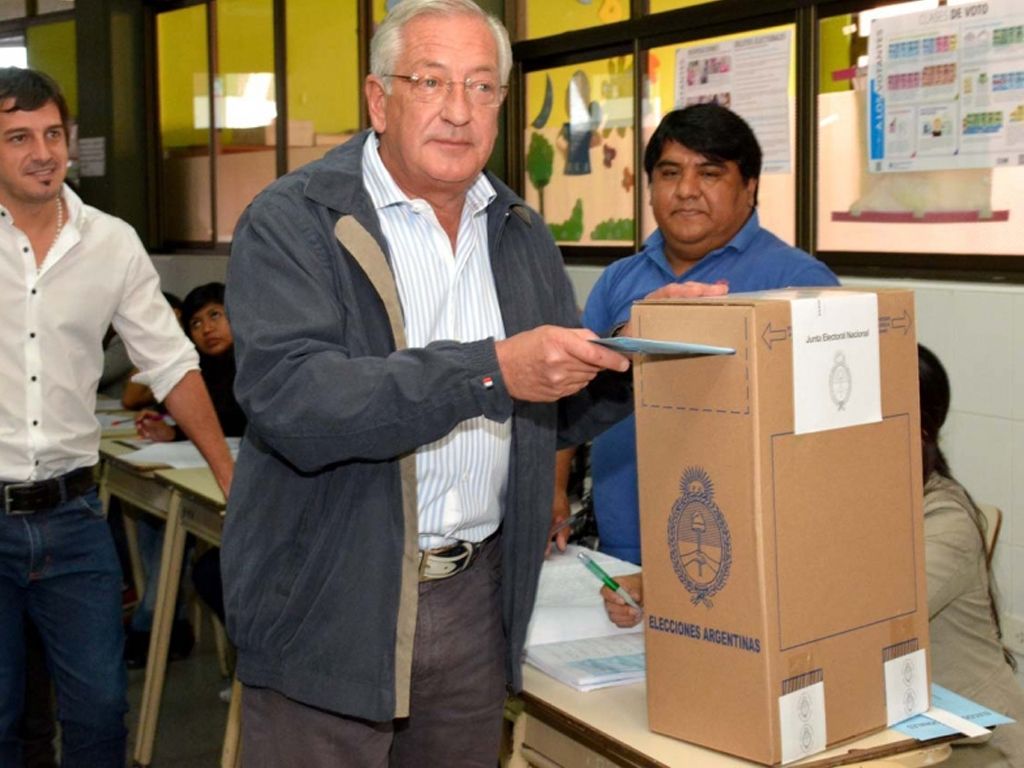 Eduardo Fellner votando