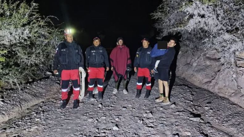 Operativo de rescate en Humahuaca: turistas de Buenos Aires se habían perdido en Peña Blanca