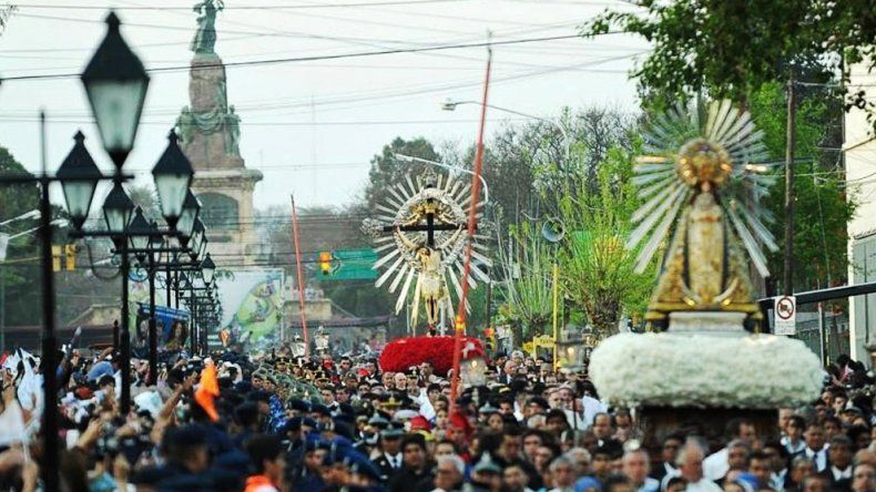 Una multitud en la fiesta del Milago en Salta