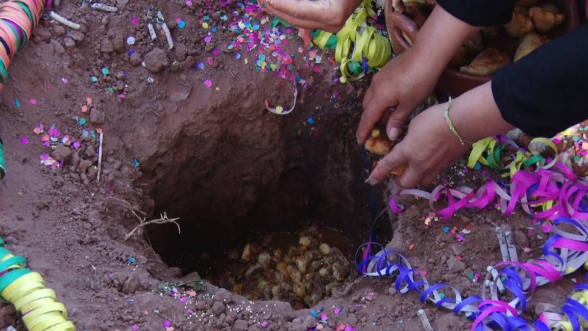 mes de la pachamama en jujuy: como es el ritual y cuando se hace
