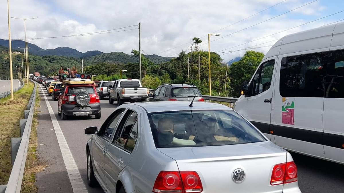 Largas filas en Ruta 9
