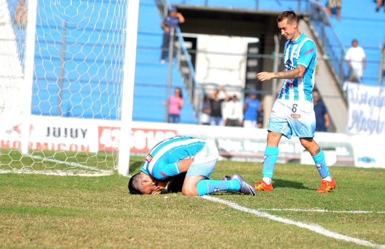 Blanco festeja el tercero.jpg