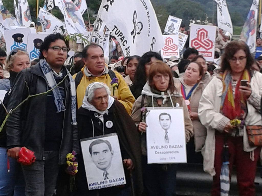 Familiares de víctimas