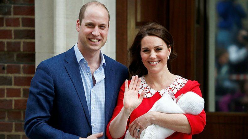El príncipe William y Kate Middleton revelaron los nombres del nuevo bebé real