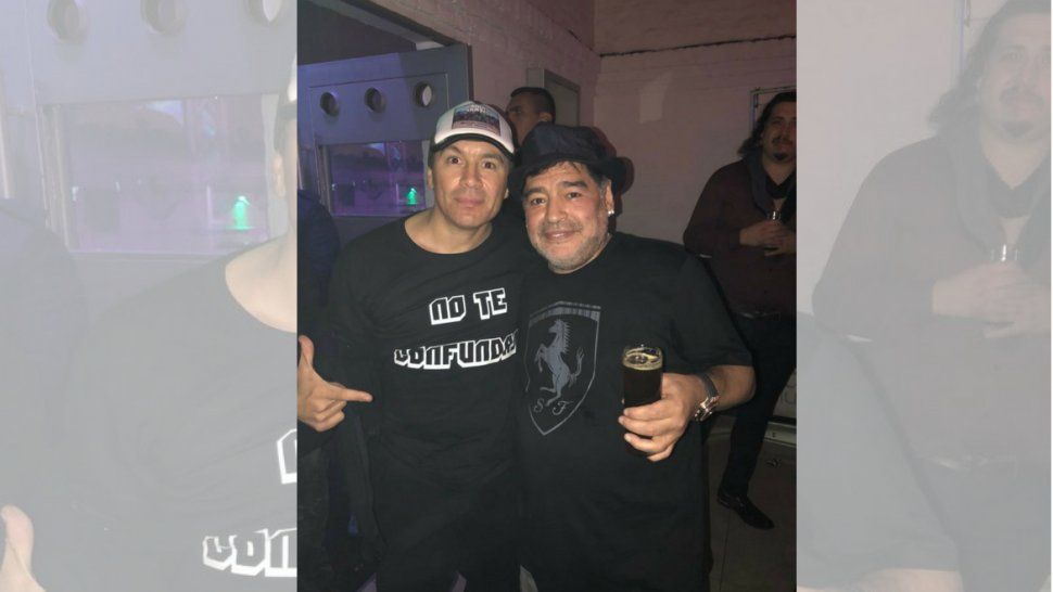 Maradona bailó y cantó al ritmo de Pablo Lescano
