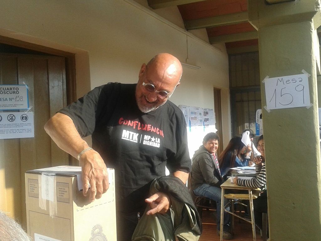 Carlos Santillán ya votó