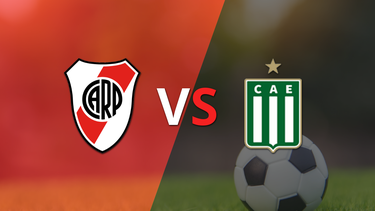 Arrancan las acciones del duelo entre River Plate y Excursionistas