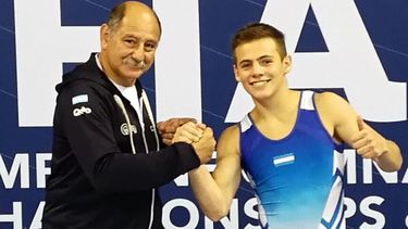 Santiago Ferrrai con Abraham Jure en el Mundial de Gimnasia