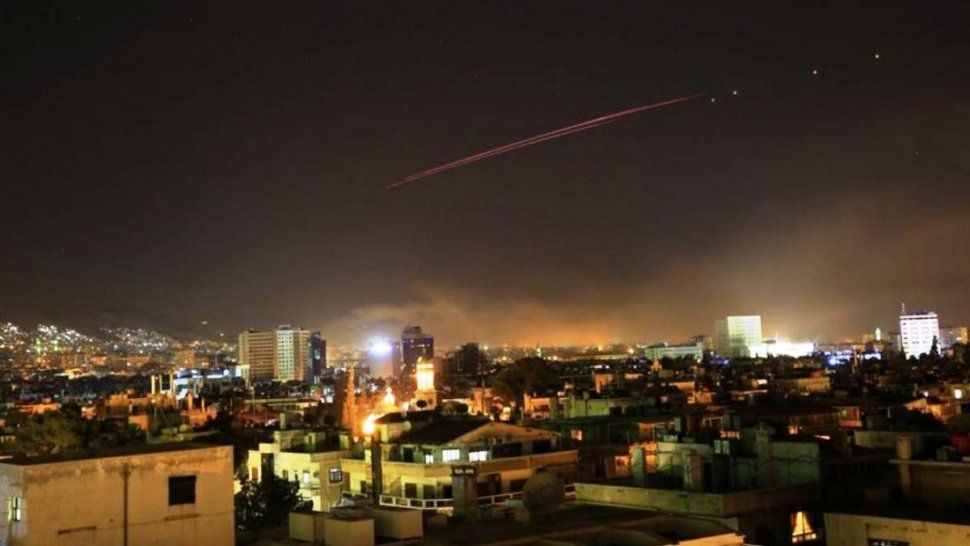 Estados Unidos bombardea Siria en coalición con Francia y el Reino Unido