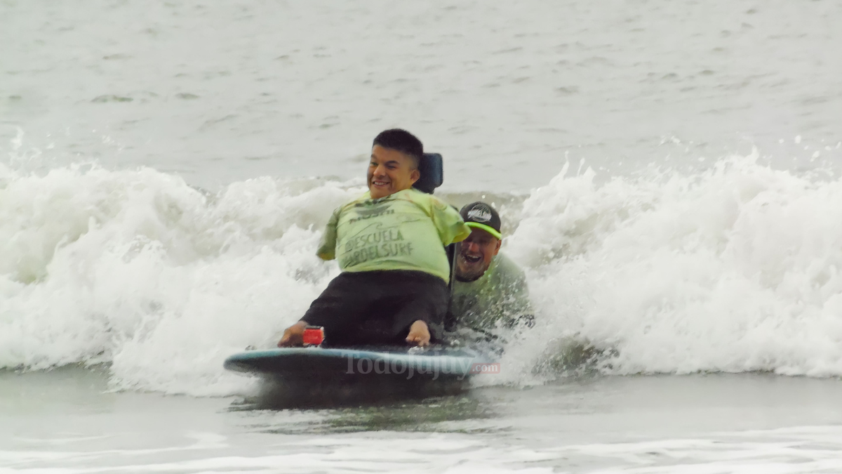 Juegos Evita: Aaron Chávez cumplió su sueño de surfear (Foto: Emmanuel Vera)