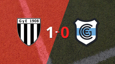 Gimnasia (Mendoza) derrotó 1-0 a Gimnasia (J) con un gol agónico