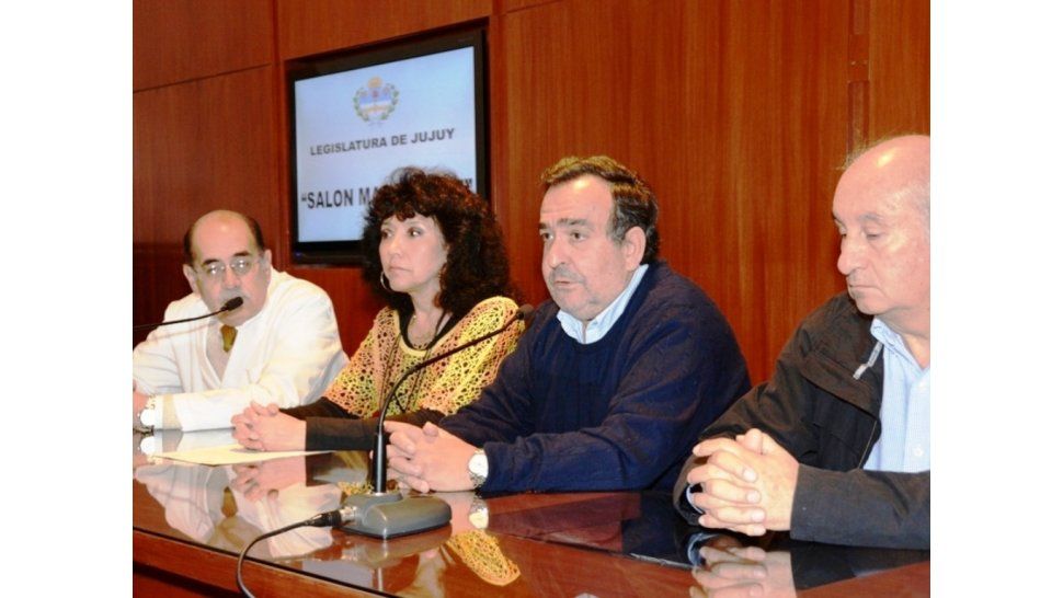 Autoridades y legisladores