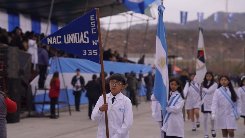 Desfile cívico, militar y gaucho por el aniversario del Éxodo Jujeño