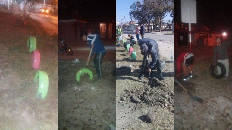 Maxi junto a sus amigos limpiaron el terreno para los chicos.