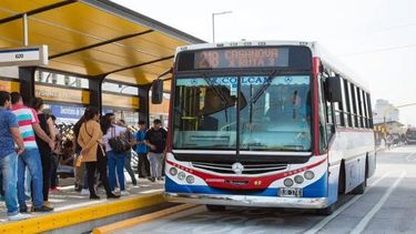 El 24 de septiembre se celebra el surgimiento del colectivo como un medio de transporte esencial en la historia de Argentina.