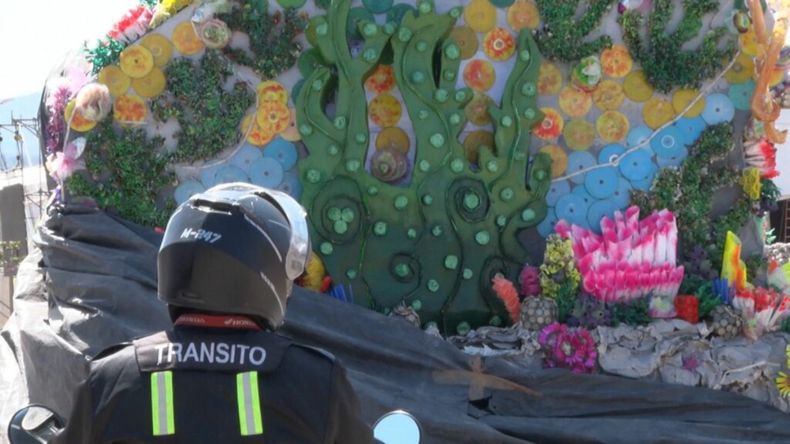Operativos de tránsito por el traslado de las carrozas y los desfiles (Archivo)