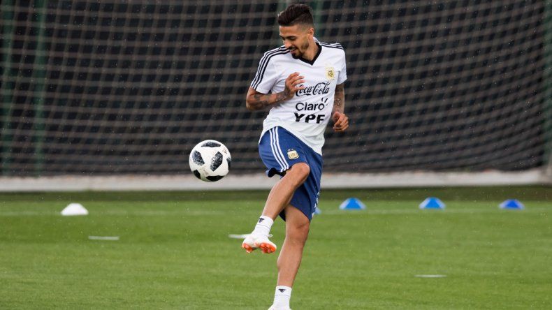 Manuel Lanzini sufrió la rotura de ligamento cruzado y se pierde el Mundial
