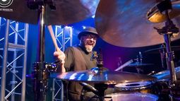 Bin Valencia, ex baterista de Almafuerte, falleció en pleno concierto.&nbsp;