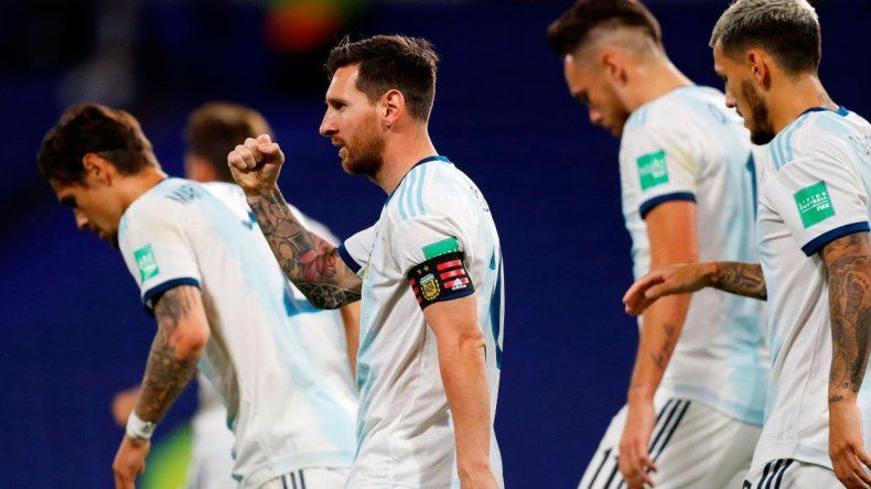 Con gol de Messi, Argentina le ganó a Ecuador en el debut