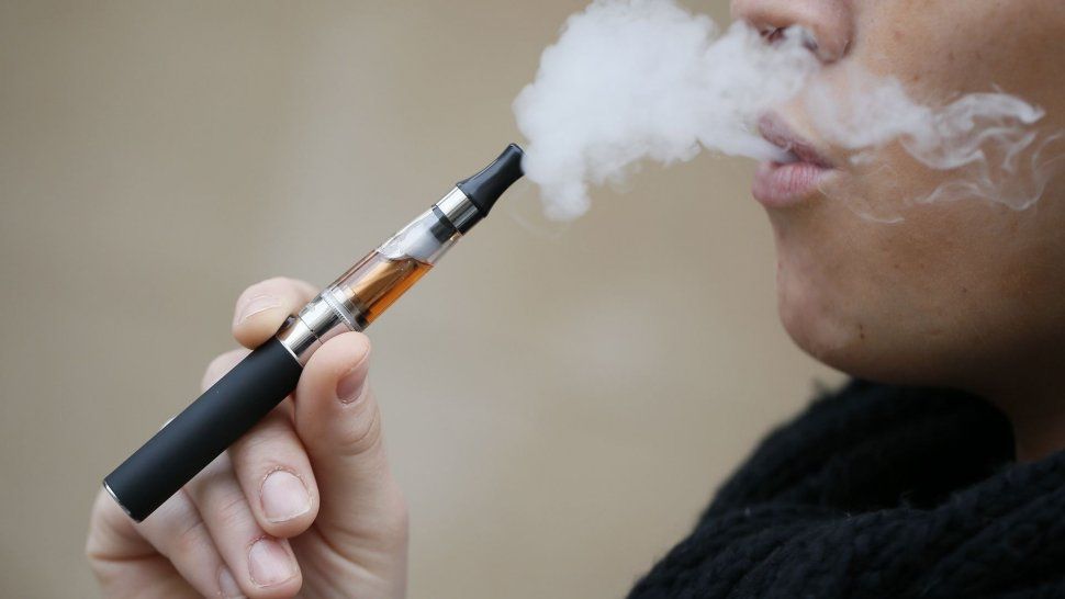 Un hombre fue internado por fumar cigarrillo electrónico y es el primer caso en Argentina