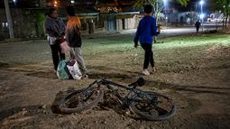 Atropelló a dos mujeres que iban en bicicleta con su moto y se dio a la fuga&nbsp;