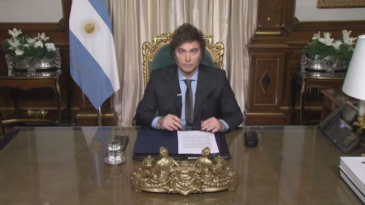 Javier Milei no se tomará vacaciones, pero habilitó días de descanso para sus funcionarios.