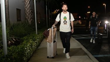 Cuánto vale la remera con la que llegó Lionel Messi a la Selección.&nbsp;