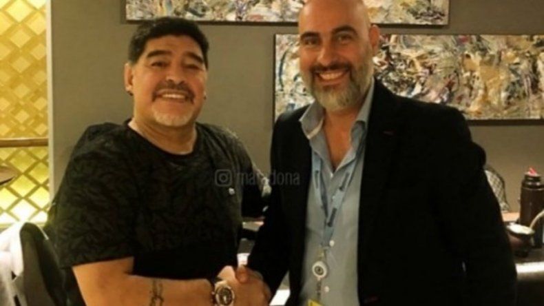 Locura en la llegada de Diego Armando Maradona a Sinaloa