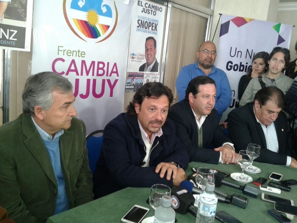 Sáenz junto Morales y Snopek
