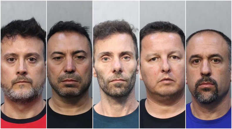 Los cincos argentinos detenidos por robo en Miami: Diego Luis Xiccato, Mauricio Ariel Aparo-Orlando, Sebastián Luis Moya, Juan Manuel Zuloaga-Arenas y Juan Pablo Rua. (Foto: Facebook/Miami-Dade County Mugshots).