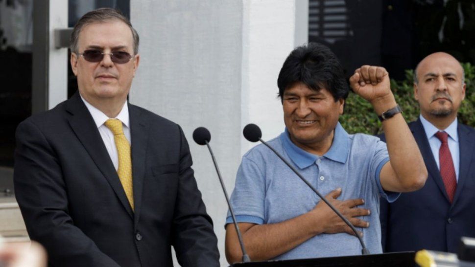 evo en mexico: esta sano y salvo y dijo que ofrecieron  u$s 50 mil por entregarlo