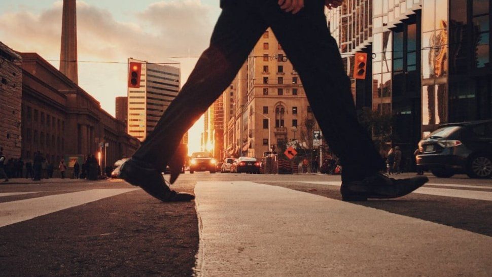 Dar más pasos al día puede ayudar a las personas a vivir más tiempo.