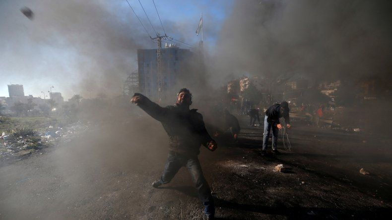 Crece la violencia: un muerto y decenas de heridos por enfrentamientos en Cisjordania