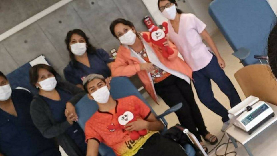 Juan Manuel es arquero del lobo y donó plasma