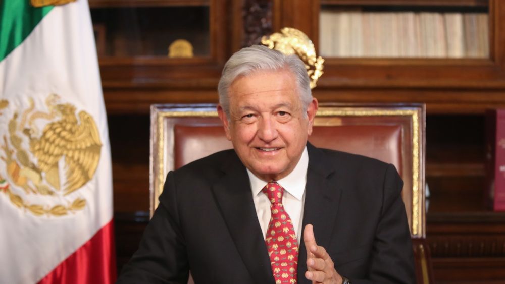 Andrés López Obrador superó con amplitud un referendo revocatorio en el que obtuvo cerca del 90% de apoyo, aunque dentro de una baja participación.