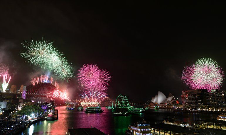 Ocean&iacute;a fue la primera regi&oacute;n del planeta en recibir el a&ntilde;o nuevo. Y el show de fuegos artificiales en la bah&iacute;a de Sidney, Australia, es un cl&aacute;sico