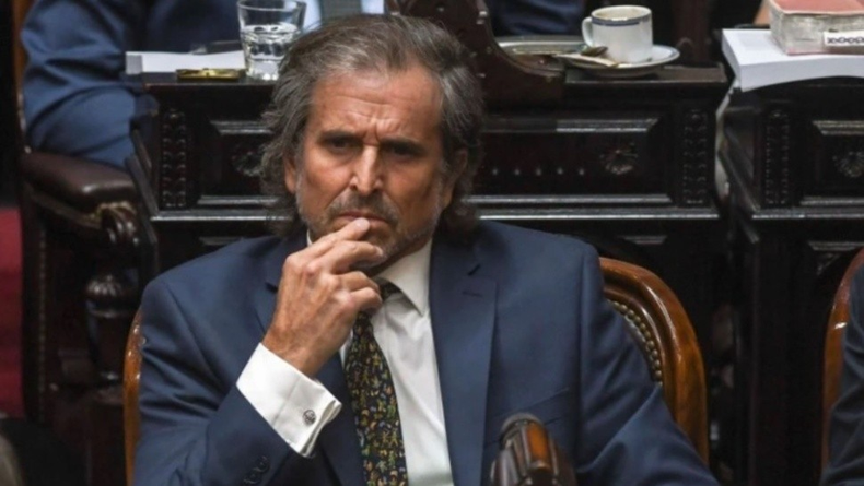 En el oficialismo, la intención es que el lugar de Espert sea ocupado por Alberto 