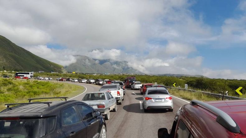 largas filas ruta 9.jpg