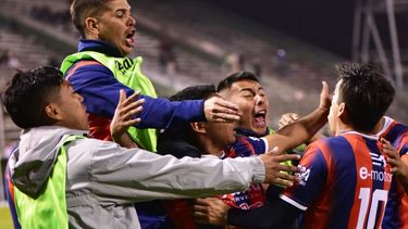 Villa San Antonio de Salta es bicampeón de la Copa Norte tras ganarle a la Mona 44.
