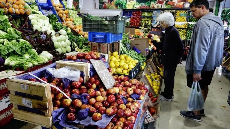Cayó la compra de alimentos saludables con la tarjeta Alimentar