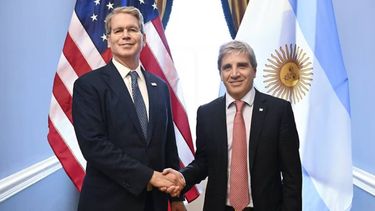 Luis Caputo con Scott Bessent