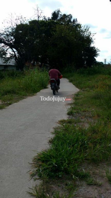 motos en la ciclovía.jpg