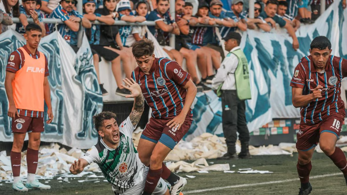 Godoy Cruz y San Martín de San Juan descendieron a la Primera Nacional Godoy Cruz y San Martín de San Juan descendieron a la Primera Nacional