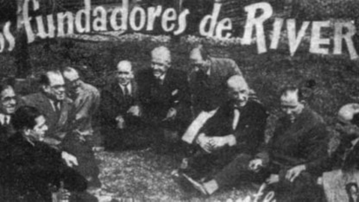 La primera comisión directiva de River Plate fue conformada el 25 de mayo de 1901, con&nbsp;Leopoldo Bard como presidente.